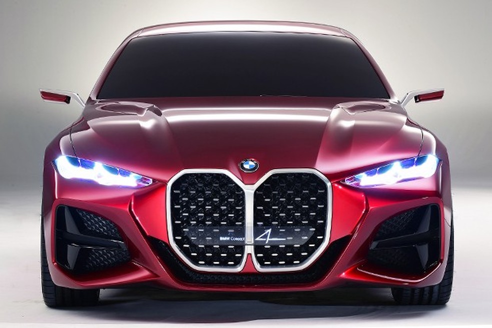 Frente do BMW Concept 4 é ocupada por grade gigante (Foto: Divulgação) — Foto: Auto Esporte