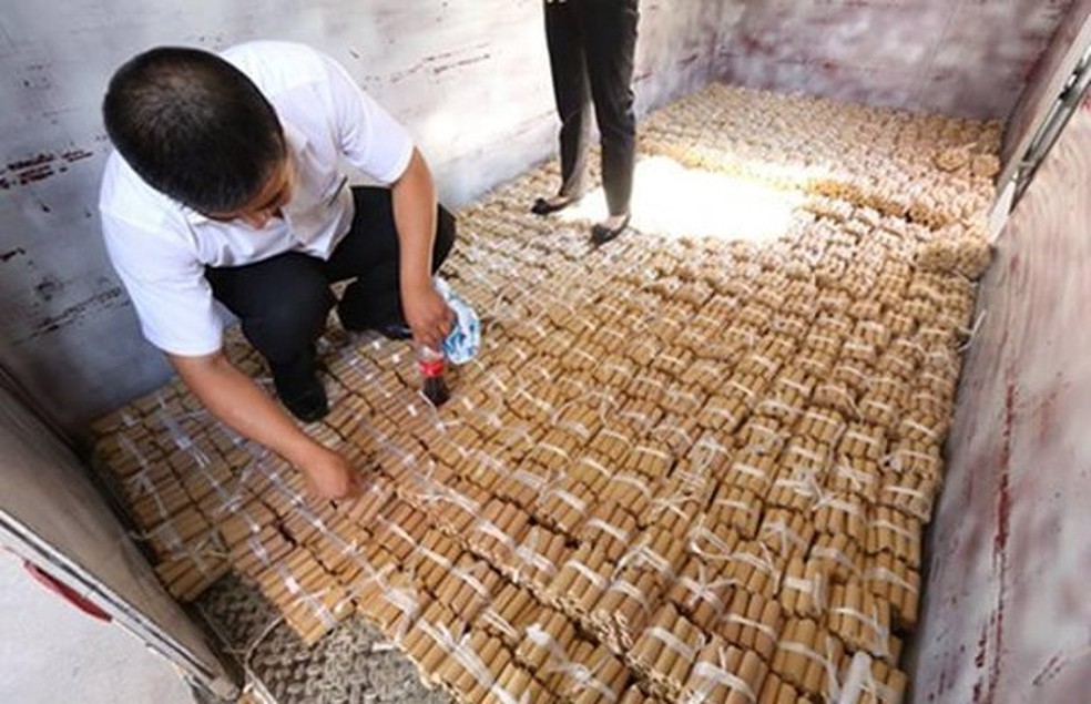 Chinês compra carro de luxo e paga R$ 331 mil em moedas (Foto: Divulgação) — Foto: Auto Esporte