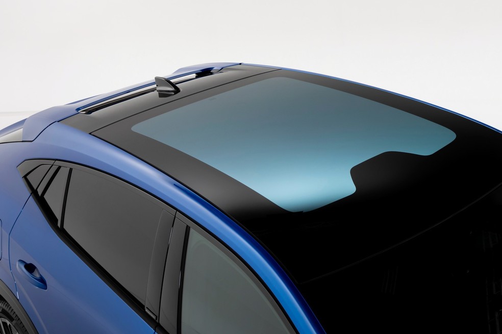 Vidro panorâmico do Renault Rafale pode ficar transparente ou opaco — Foto: Divulgação