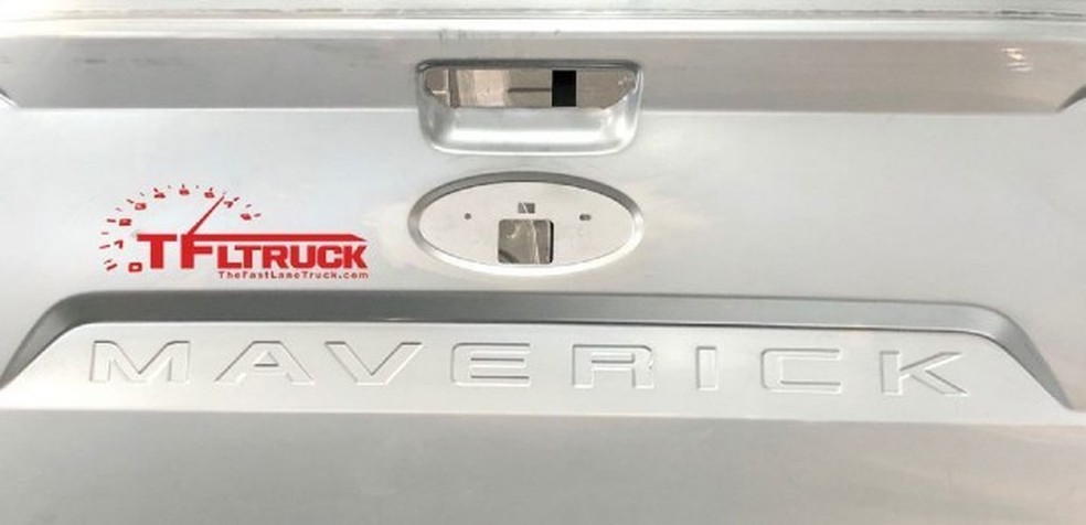 Tampa da caçamba revelou o nome da picape Maverick (Foto: TFLT/Reprodução) — Foto: Auto Esporte