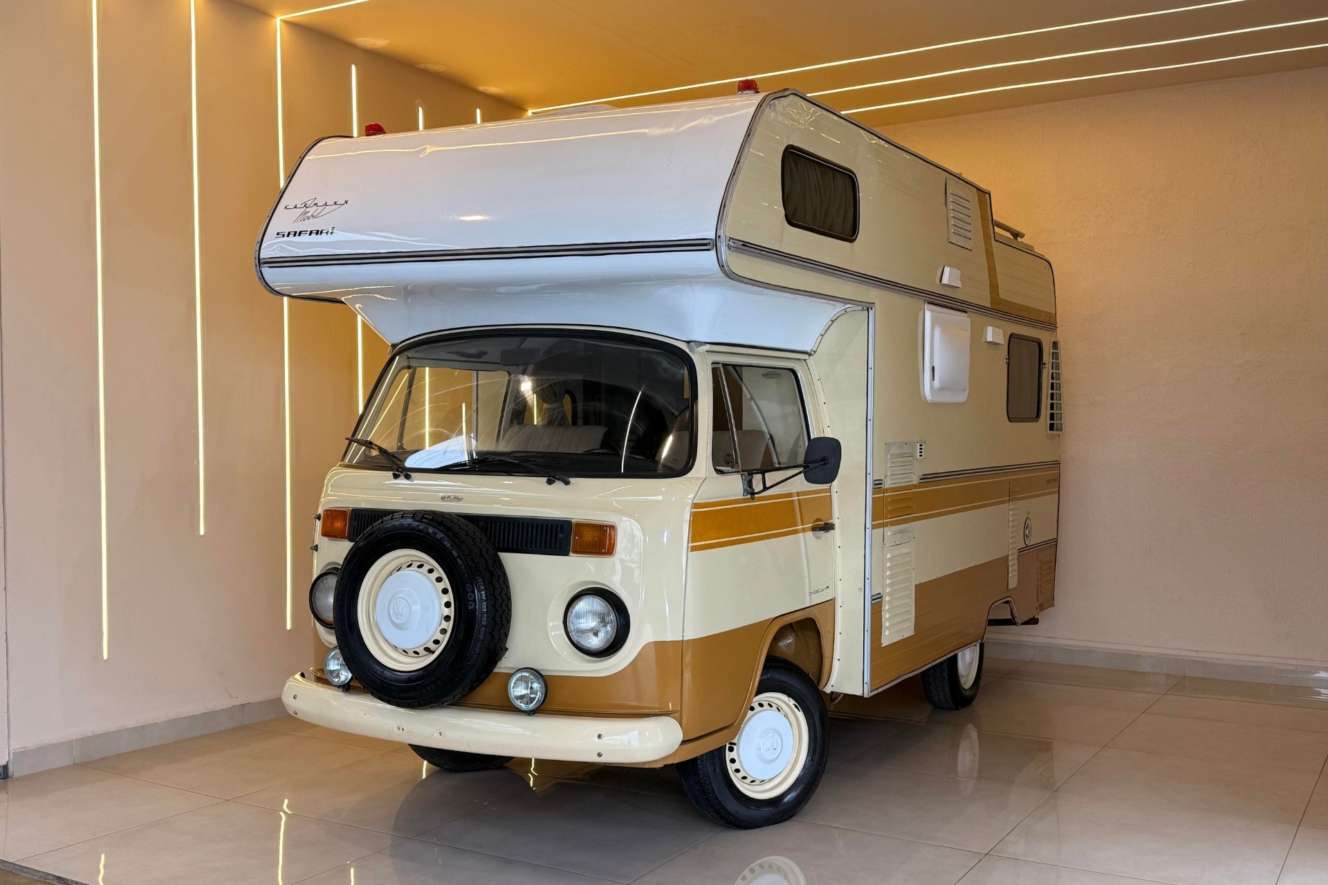 Achado usado: Karmann Ghia Mobil Safari, a Kombi transformada em motorhome