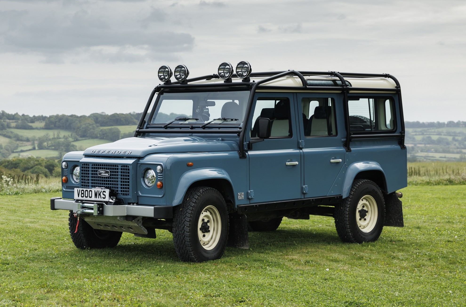 Teste: Land Rover Defender clássico de R$ 1,4 mi tem vida nova com motor V8