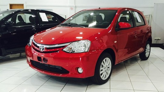 Nas lojas, Toyota Etios tem bom atendimento, mas pouca negociação