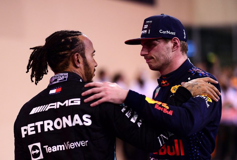 Lewis Hamilton e Max Verstappen são dois dos oito pilotos que tem casa em Mônaco — Foto: Divulgação
