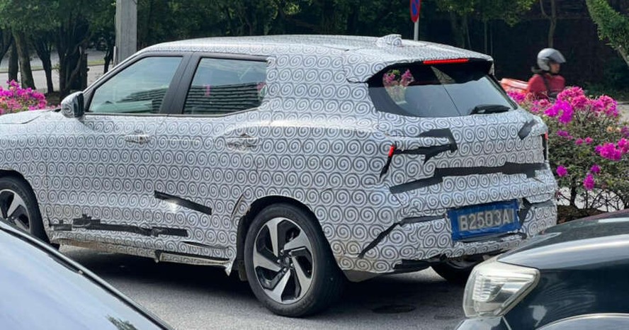 Mitsubishi Xforce foi apresentado na Indonésia e segue em testes para vir ao Brasil no ano que vem
