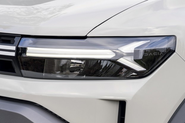 Dacia Duster Hybrid 140 - Farol