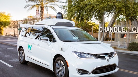 Vídeo: uma experiência 360° a bordo da Chrysler Pacifica da Waymo