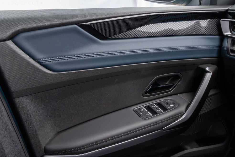 Renault Boreal Iconic 2026 tem acabamento adequado das portas — Foto: Renato Durães/Auto News Brasil