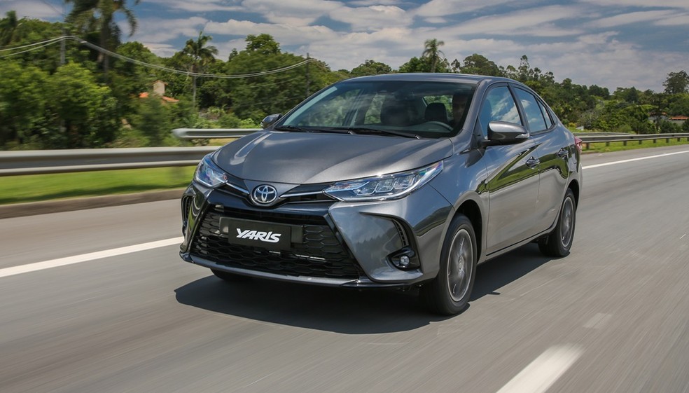 Toyota Yaris Sedan 2023 tem sete airbags em todas as versões — Foto: Divulgação