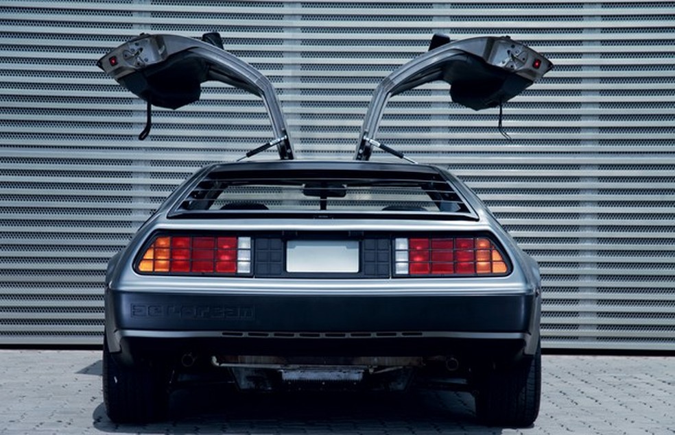 Embora seja uma raridade, o mítico DeLorean pode ser importado, pois já completou 30 anos recentemente (Foto: Divulgação) — Foto: Auto Esporte