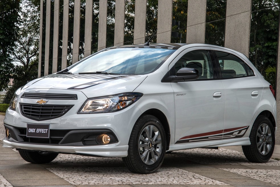 Chevrolet Onix é espaçoso e tem ar-condicionado — Foto: Chevrolet/Divulgação