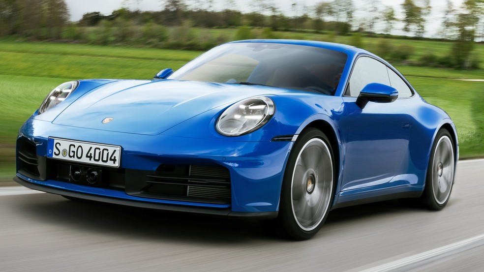 Porsche 911 Carrera permanece com motor 3.0 a combustão, mas mais potente — Foto: Divulgação