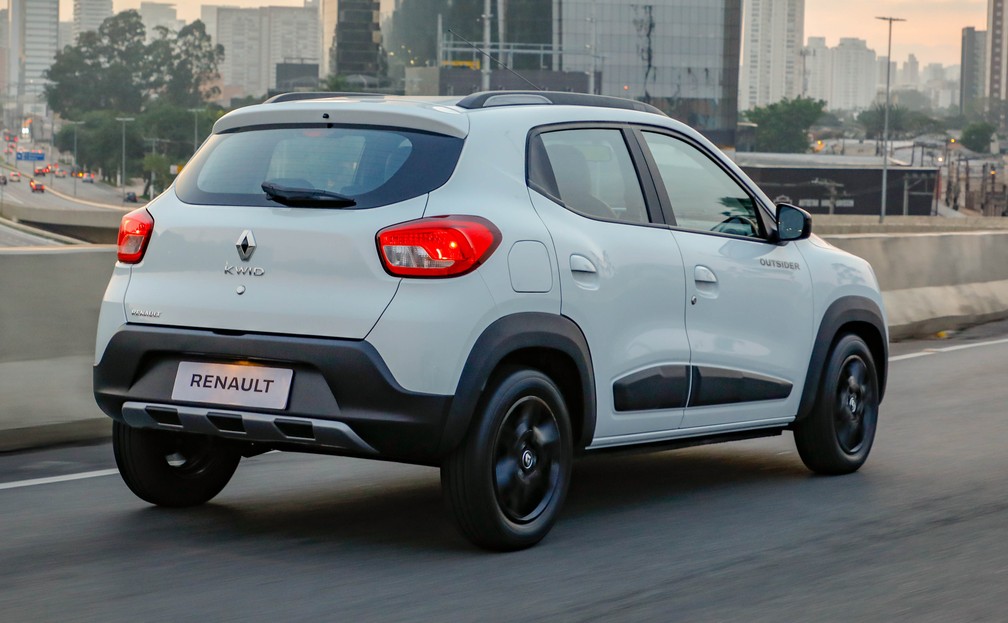 Traseira do modelo só tem como novidade o aplique na base do para-choque — Foto: Divulgação/Renault