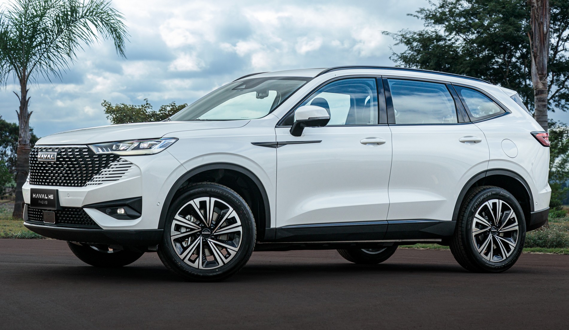 Os carros elétricos e híbridos mais vendidos do Brasil em maio de 2025