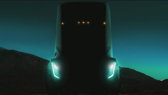 Tesla adia estreia de caminhão elétrico pela segunda vez