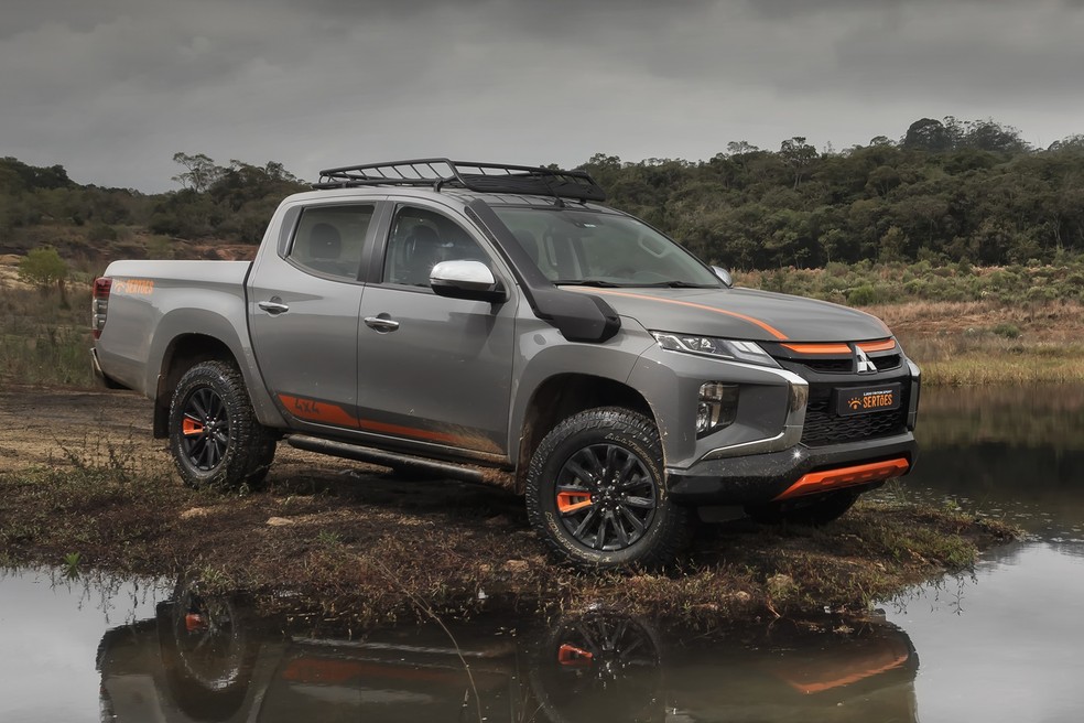 Mitsubishi Triton Sport Sertões é série especial com o mesmo motor das demais — Foto: Divulgação
