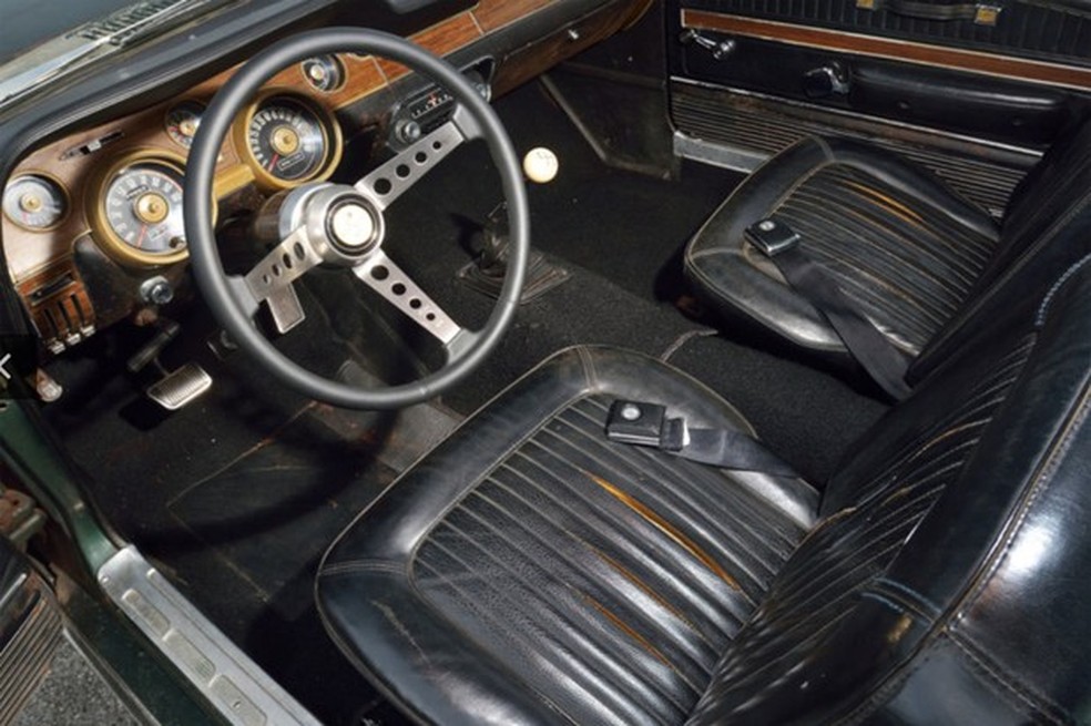É a sua chance de sentar no banco que McQueen esquentou (Foto: Divulgação) — Foto: Auto Esporte