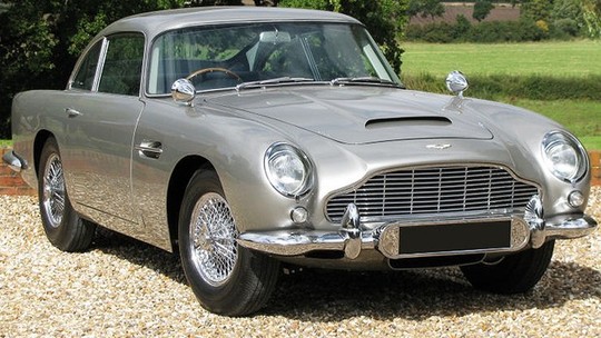 Aston Martin vai reconstruir DB5 do James Bond por R$ 13,9 milhões cada