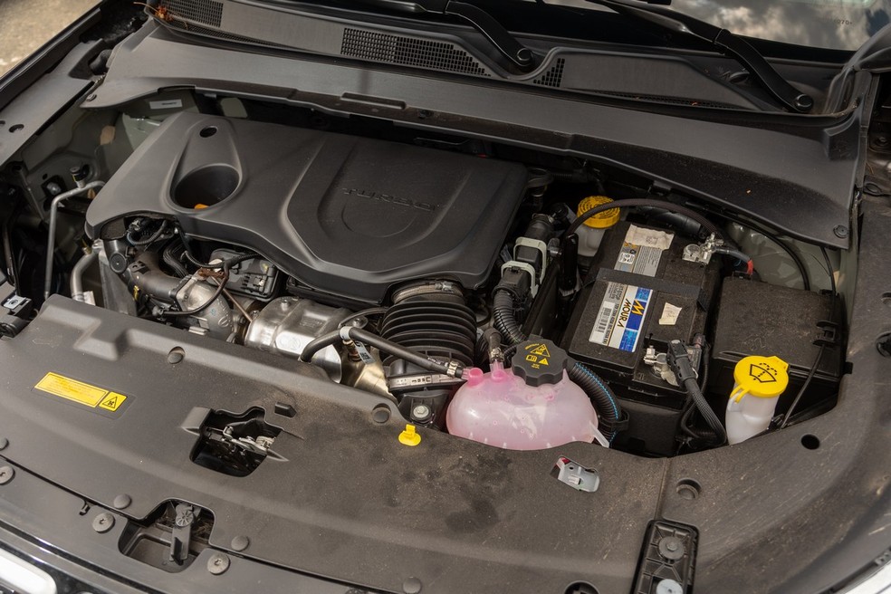 Motor 1.3 turbo de 185 cv empurra o SUV de quase 1,7 tonelada com certa agilidade — Foto: Renato Durães / Auto News Brasil