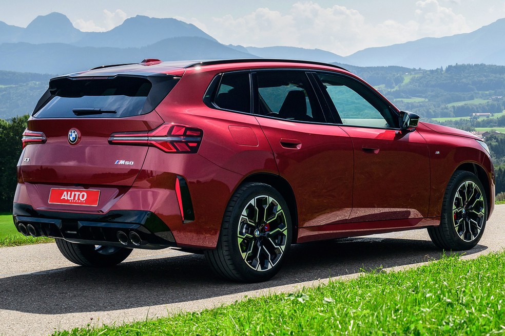 BMW X3 M50 xDrive usa sistema híbrido leve para ficar ainda mais potente — Foto: Divulgação/BMW