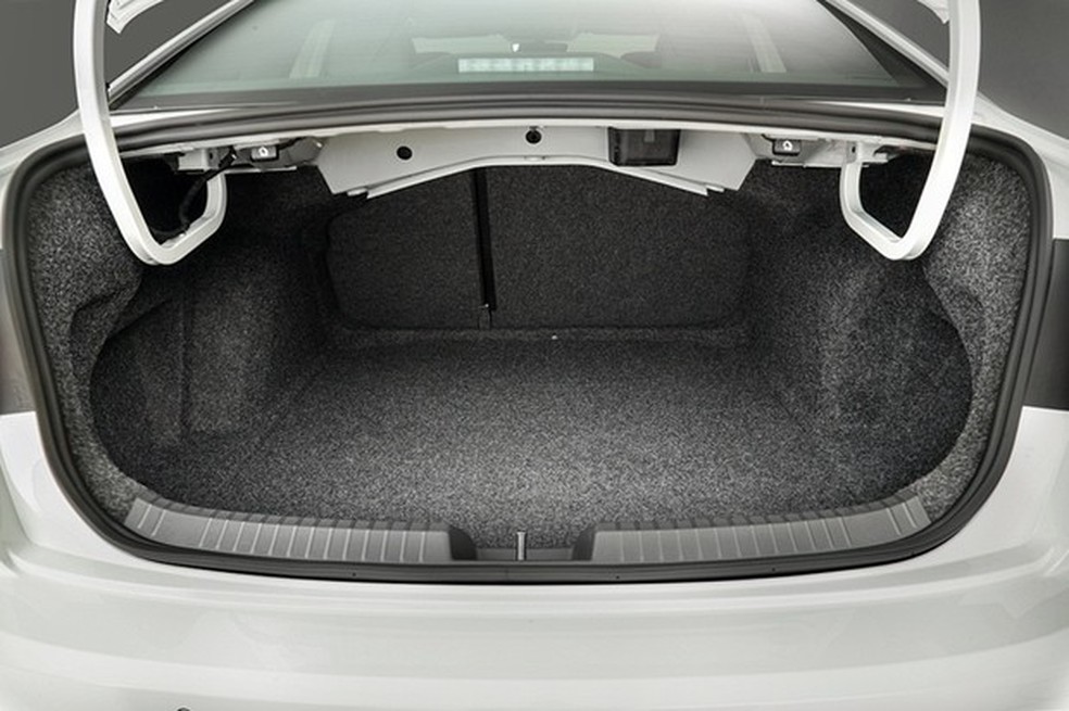 Porta-malas mantém os bons 510 litros de volume (Foto: Divulgação) — Foto: Auto Esporte