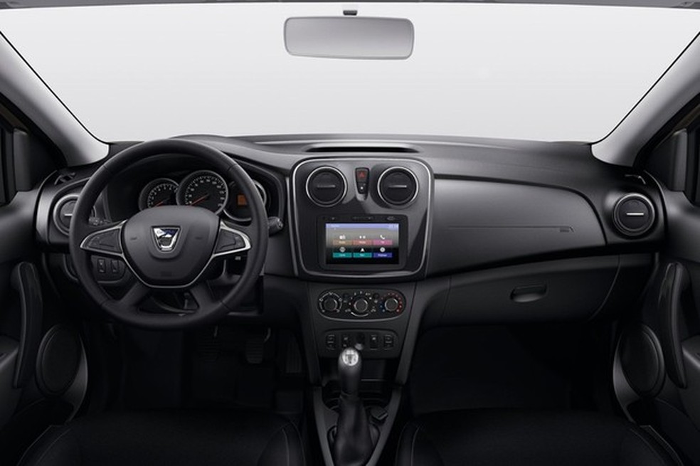 Interior do Sandero e do Logan aposta em volante mutlifuncional, câmera de ré e mais requintes (Foto: Divulgação) — Foto: Auto Esporte