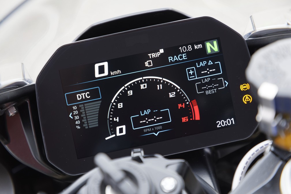 Painel da BMW S 1000 RR 2020 — Foto: Divulgação