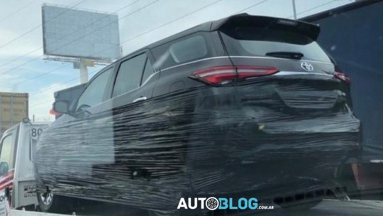 Novo Toyota SW4: tudo o que sabemos sobre o SUV que chega ao Brasil até dezembro