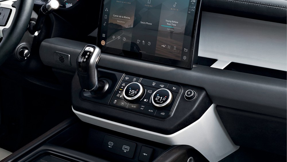 Land Rover Defender é jipão que faz trilhas e leva oito pessoas; leia o ...