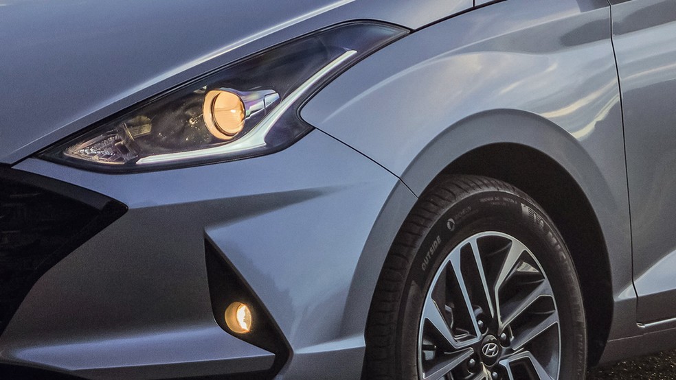 Variante Platinum Plus traz itens como câmera de ré com sensor de estacionamento traseiro e frenagem autônoma de emergência  — Foto: Divulgação