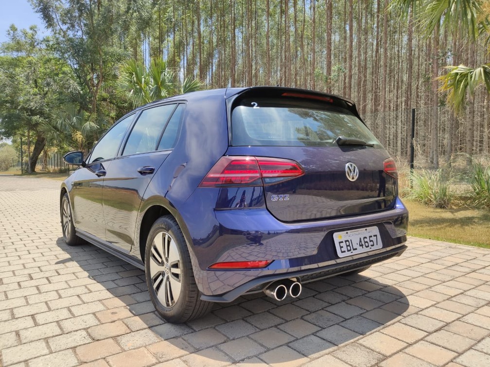 Volkswagen Golf GTE — Foto: André Paixão/G1