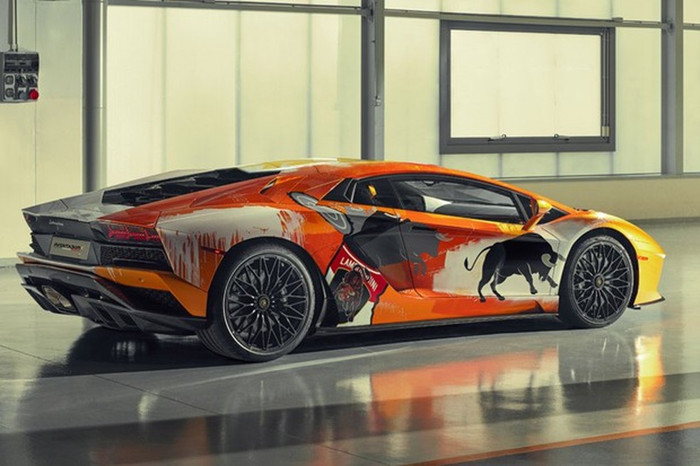 Lamborghini Aventador S tem motor V12 6.5 litros aspirado de 740 cv de potência (Foto: Divulgação) — Foto: Auto Esporte