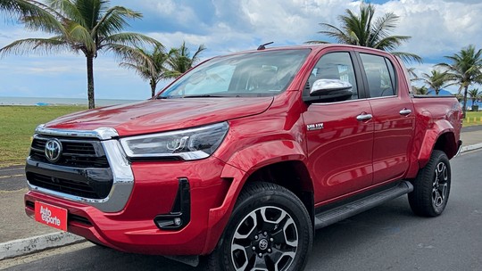 Teste: Toyota Hilux promete rodar 800 km com um tanque; consegue?
