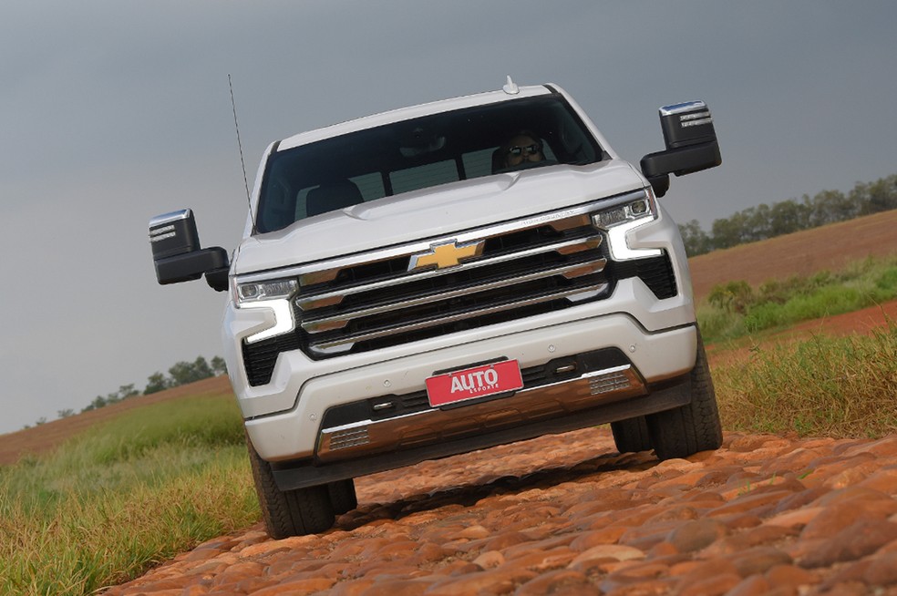 Chevrolet Silverado superou a F-150 em vendas no Brasil — Foto: Murilo Góes/Auto News Brasil
