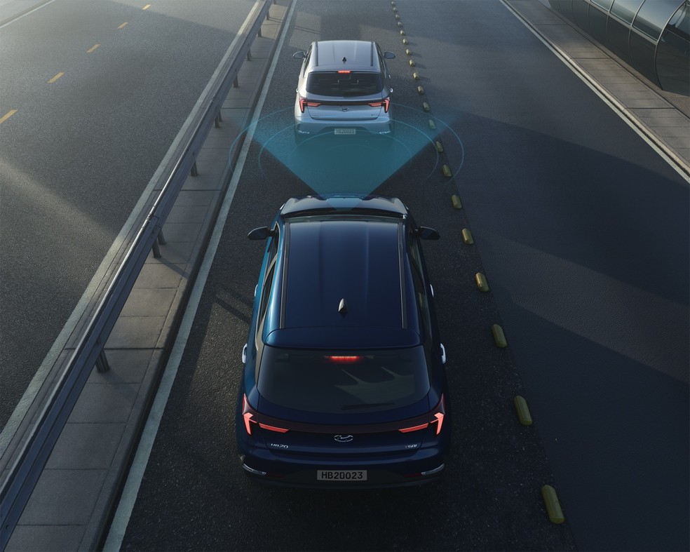 Equipado com câmera e sensores, o Novo Hyundai HB20 conta com recursos de segurança autônomos: em situações de risco, agem sem interferência do motorista — Foto: Divulgação