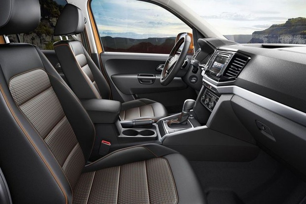 Volkswagen Amarok Canyon 2017 interior (Foto: Divulgação) — Foto: Auto Esporte