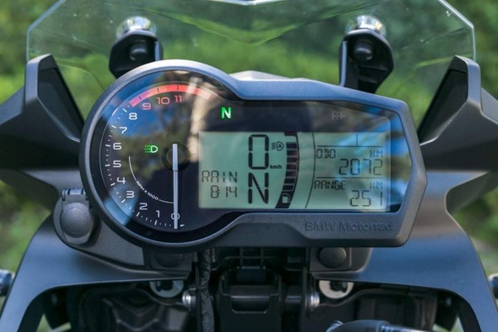 Painel de instrumentos da BMW F 750 GS Premium (Foto: Daniel das Neves/Auto News Brasil) — Foto: Auto Esporte