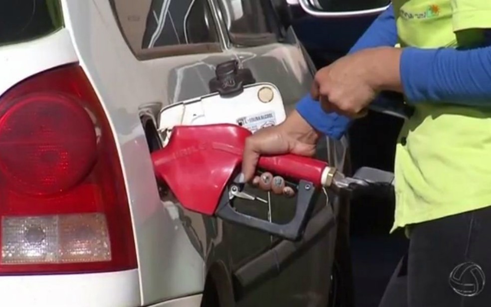Estudo diz que etanol pode ter até 75% do poder calorífico da gasolina, e não apenas 70% — Foto: Reprodução/TV Morena