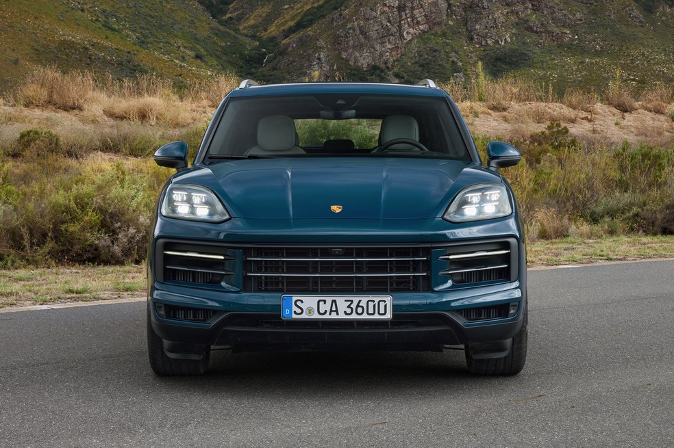 Porsche Cayenne 2024 teve farois redesenhados — Foto: Divulgação