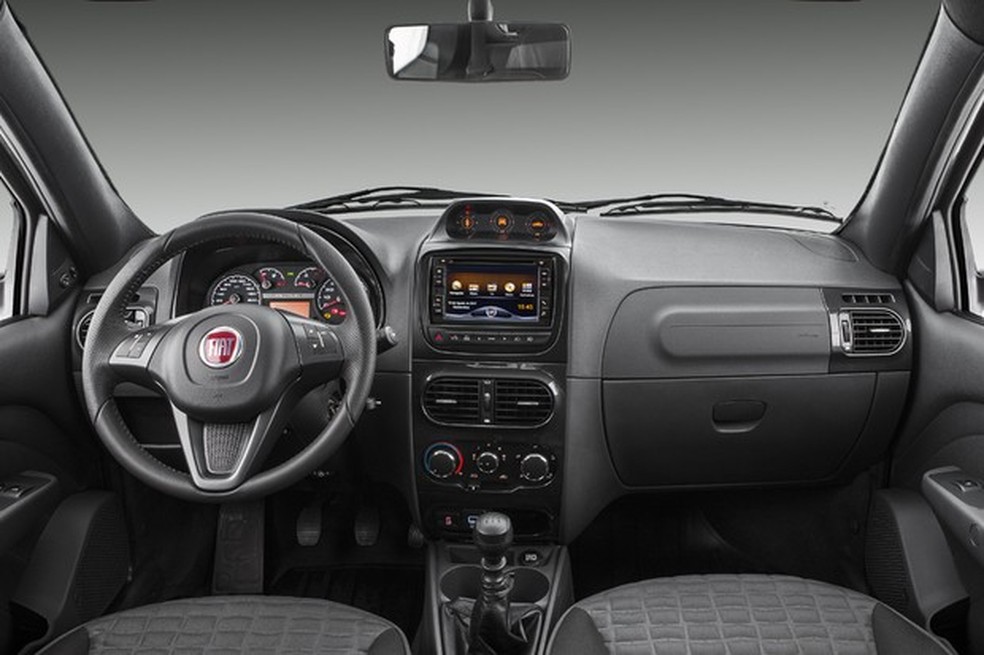 Interior da Fiat Strada Adventure 2018 (Foto: Divulgação) — Foto: Auto Esporte