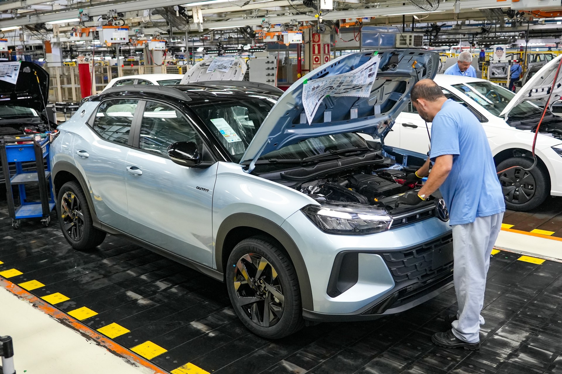 Volkswagen produz um Tera por minuto no Brasil e já fez 100 mil em um ano