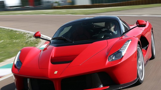 Única no Brasil, Ferrari avaliada em quase R$ 14 milhões vai pagar mais de R$ 550 mil só de IPVA
