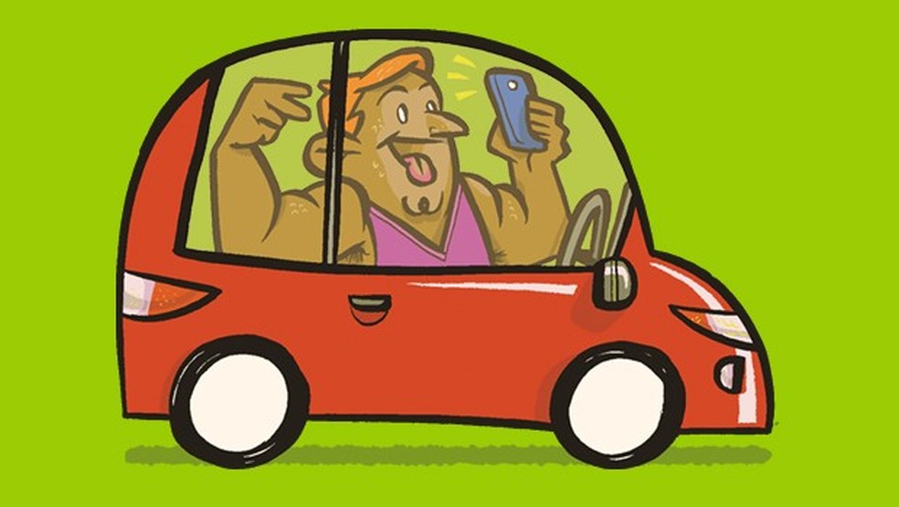 Manias no carro - Fazer selfies (Foto: André Valente/Auto News Brasil) — Foto: Auto Esporte