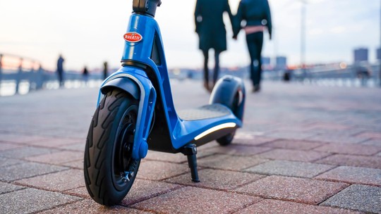 Primeiro veículo elétrico da Bugatti tem 1 cv e velocidade máxima de 30 km/h
