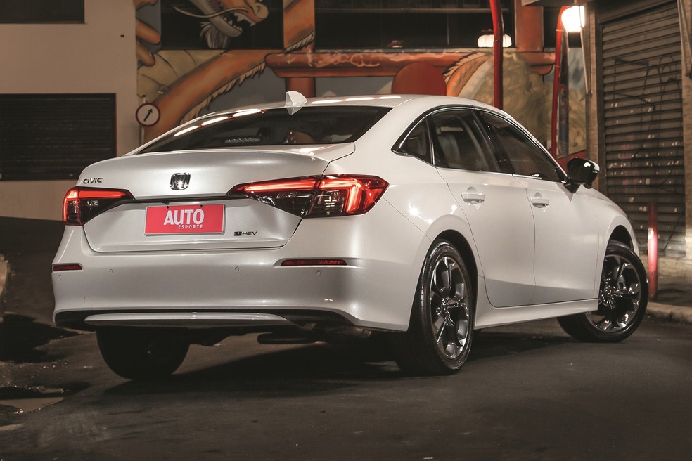 Novo Honda Civic estreia em 2027 com sistema híbrido mais eficiente e