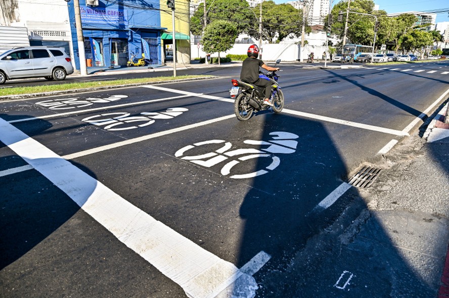 Faixa de espera para motos em Vitória (ES)
