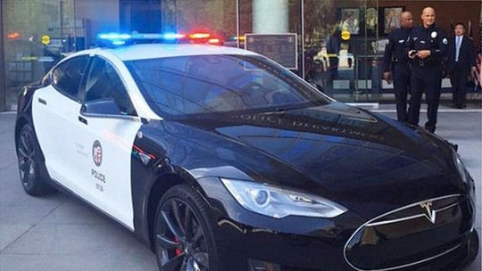 Polícia de Luxemburgo ganha viatura Tesla Model S
