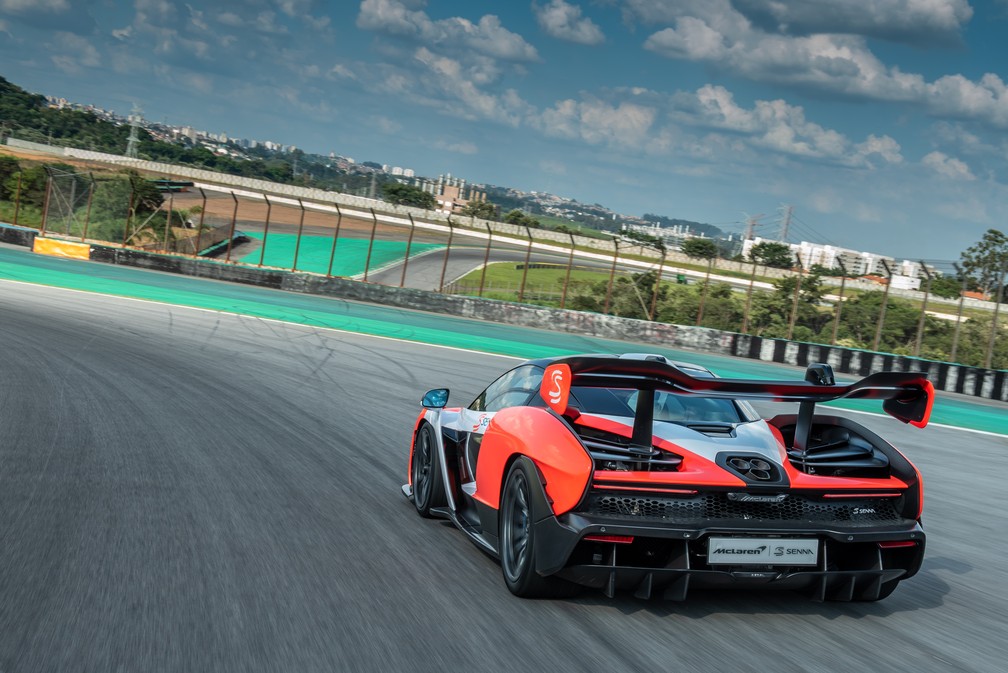 McLaren Senna: como é andar no supercarro de R$ 8 milhões que