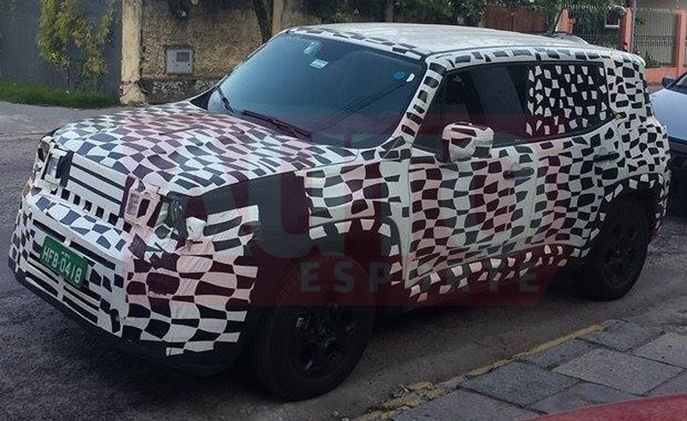 Jeep Renegade flagrado no Brasil (Foto: Rodolfo Perez Luiz/Auto News Brasil) — Foto: Auto Esporte
