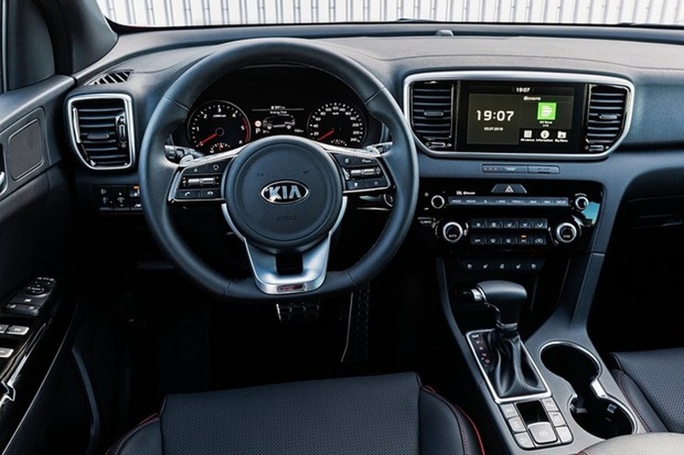 Painel ganhou instrumentos redesenhados e nova multimídia (Foto: Divulgação) — Foto: Auto Esporte